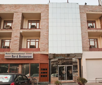 Hotel International (WiFi Complimentary)